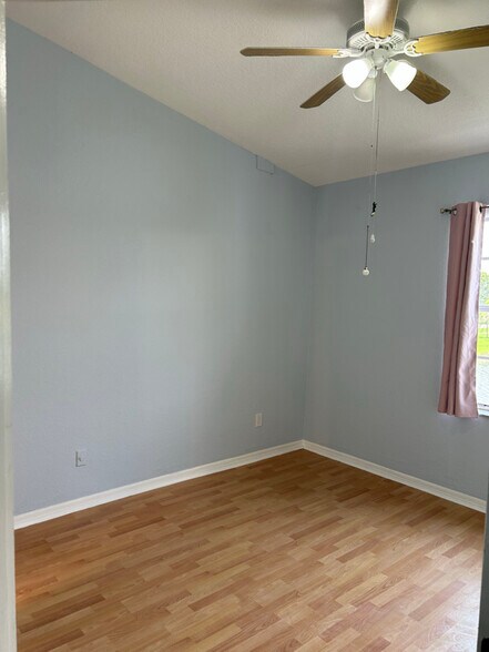 Building Photo - 711 SW 148th Ave