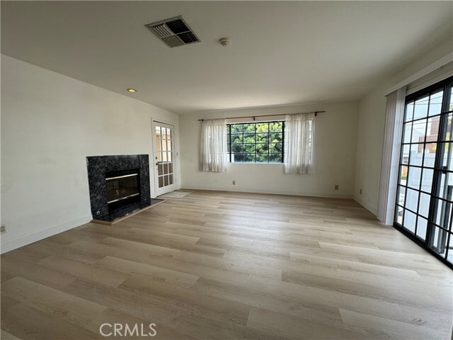 Building Photo - 526 S Catalina Ave