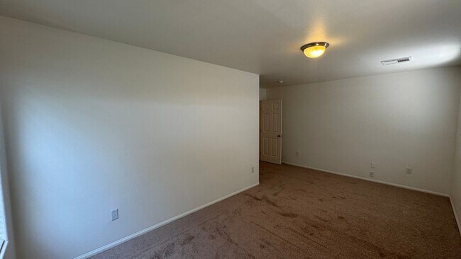 Building Photo - Welcome Home 3 or 4 BDRM SW Las Vegas
