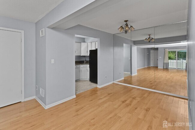 Building Photo - 3 Foxtail Ln