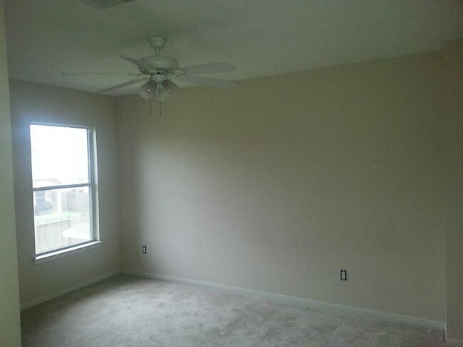 Building Photo - 18803 Knobby Oaks Pl