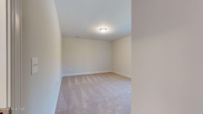 Building Photo - 358 N Ardsley Ln
