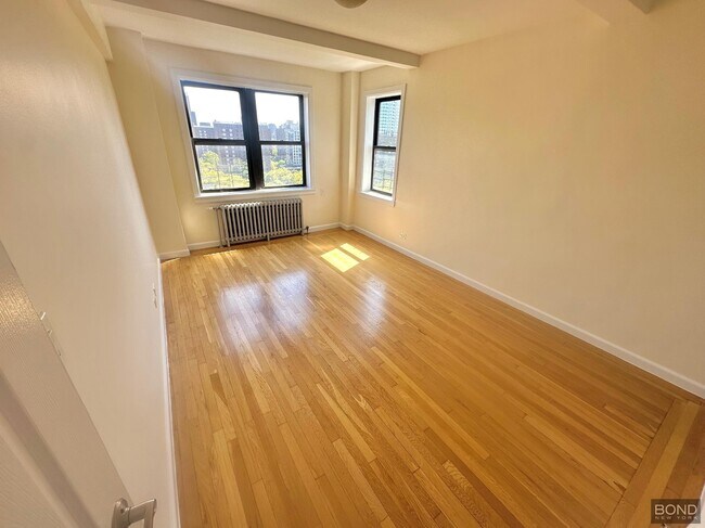 Building Photo - 850 Amsterdam Ave