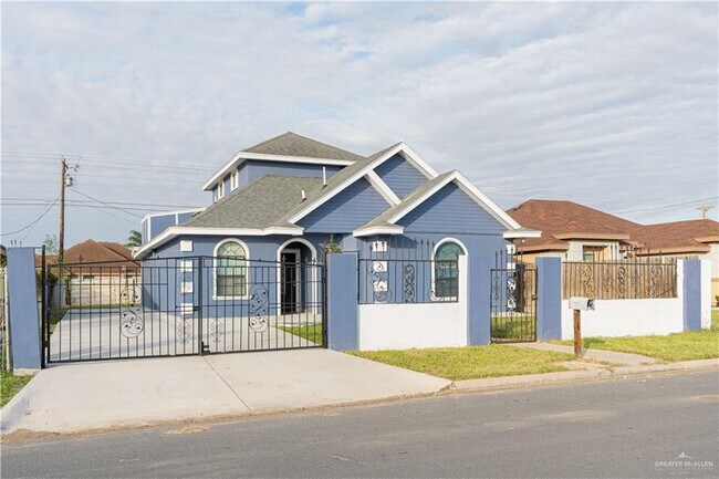 Primary Photo - 1102 W Villa St