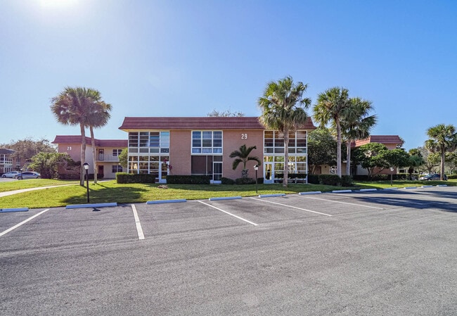 Building Photo - 29 Vis Gdns Trl