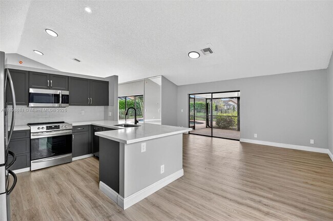 Building Photo - 9645 El Clair Ranch Rd