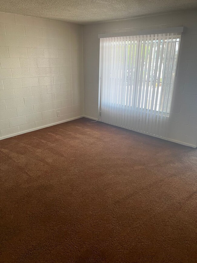 Building Photo - 1 Bedroom 1 Bath In Central Las Vegas