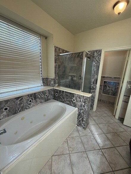 Building Photo - 5250 Sherilynn Dr