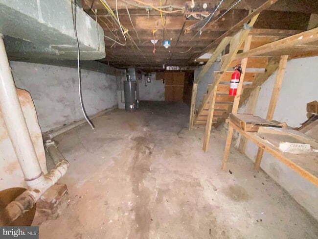 Building Photo - 1821 E Clementine St