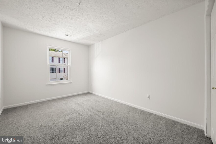 Building Photo - 8834 Goose Landing Cir