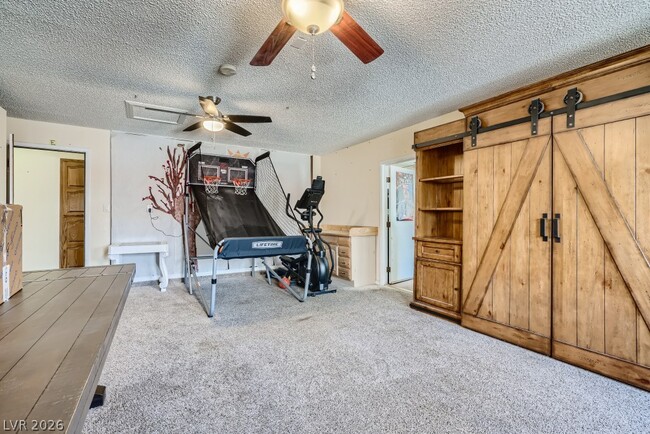 Building Photo - 5945 N El Capitan Way