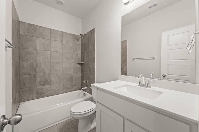 Building Photo - 1045 Thomas Pl