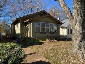 Building Photo - Charming Bungalow in South Broadripple