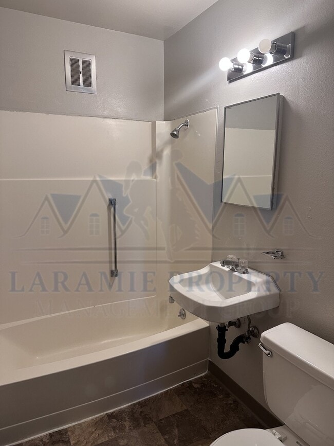 Building Photo - 1 Bed 1 Bath Apartment