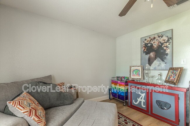 Building Photo - 4112 Cherry Tree Dr