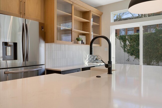 Building Photo - 11421 Desert Classic Ln NE
