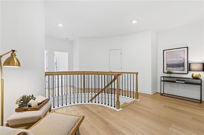 Building Photo - 110 Via Roma