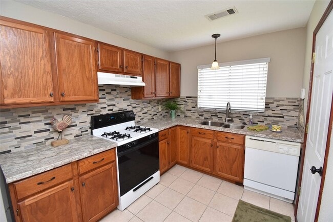 Building Photo - 2614 Willowby Dr