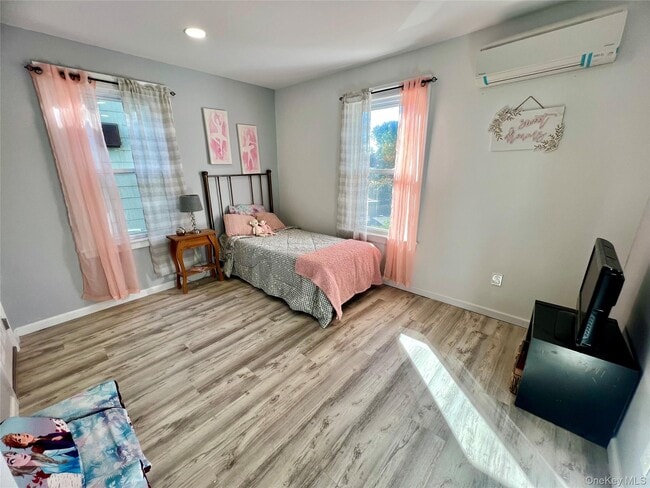 Building Photo - 126 W Main St