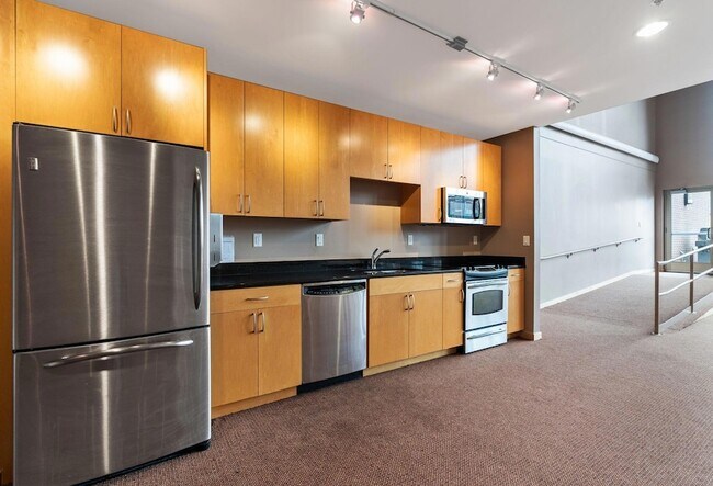 Building Photo - 401 N 2nd St