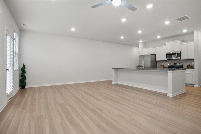 Building Photo - 239 Turner Ln