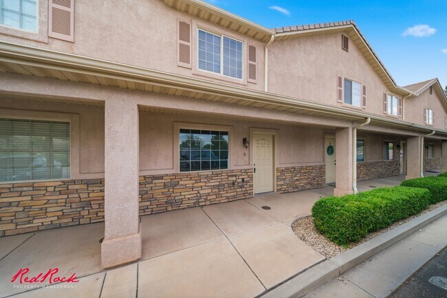 Building Photo - Convenient Living Close to Everything You Need