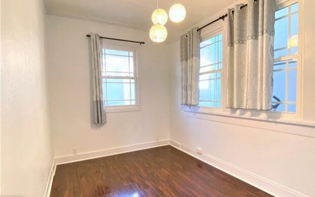 Building Photo - Kaimuki Single-Family Home – 3 Beds 2 Baths, Utilities + AC Included, No Pets