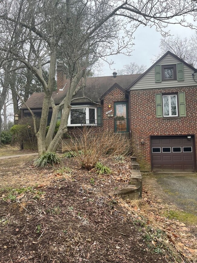 Building Photo - COZY CAPE COD CLOSE TO METRO AND 495