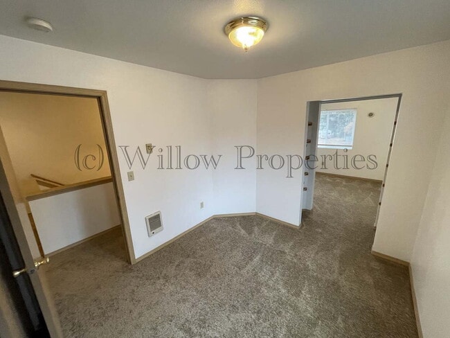Building Photo - 3 Bedroom Lakewood Duplex