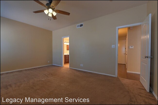 Building Photo - 4 br, 2.5 bath House - 11233 Red Barrel