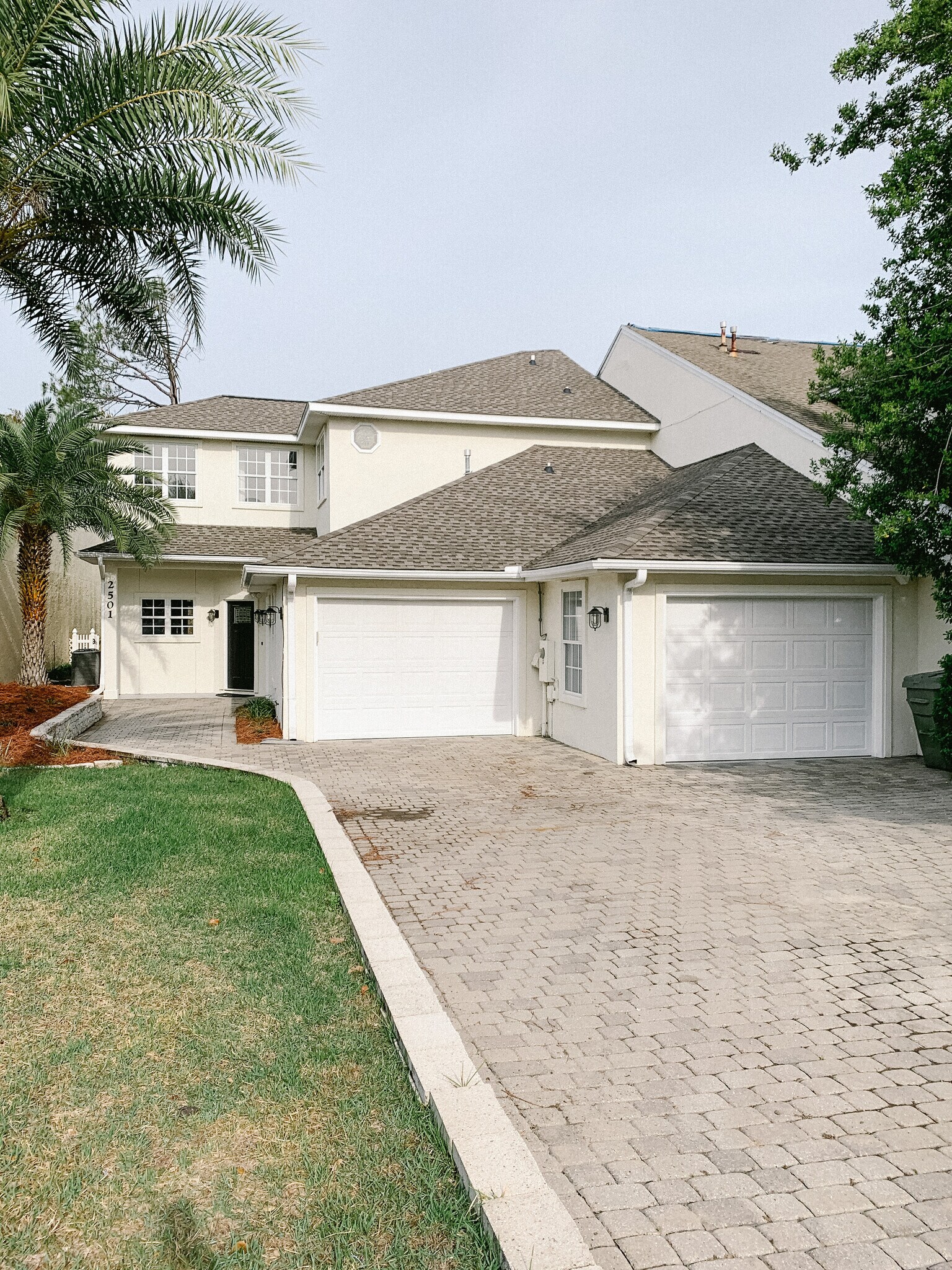 Building Photo - 2501 Country Club Dr