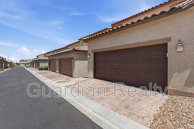 Building Photo - 2879 Cabrillo Terrace St