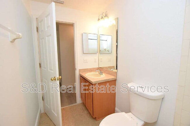 Building Photo - 5365 River Rock Rd