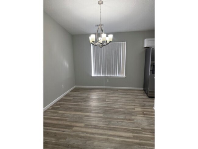 Building Photo - COUNTRYKNOLL