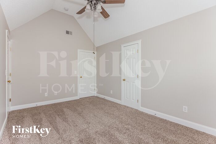 Building Photo - 15824 Robins Way