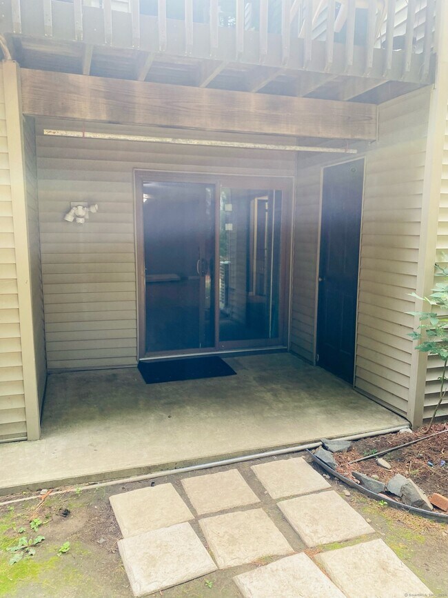 Building Photo - 507 Twin Circle Dr