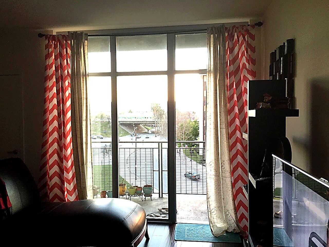 Patio - 175 W St James St