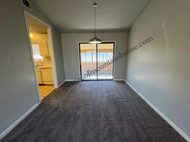 Building Photo - 605 Cooper Estates Dr