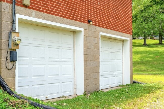 Building Photo - 411 Westchester Dr