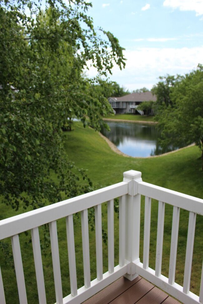 Building Photo - AVAILABLE JULY 2026!!! Incredible 3 bedroom, 2-1/2 bath duplex style condominium on Iowa City Eas...