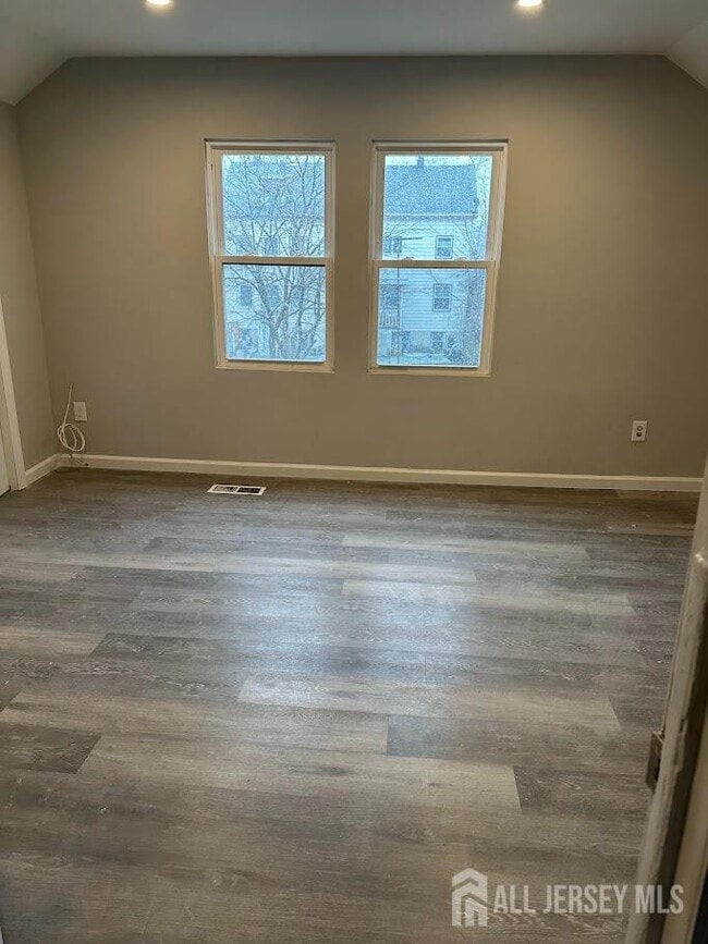 Building Photo - 690 State St