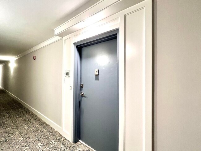 Building Photo - 3546 S Ocean Blvd