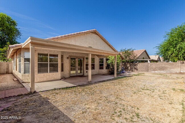 Building Photo - 1580 W Springfield Way