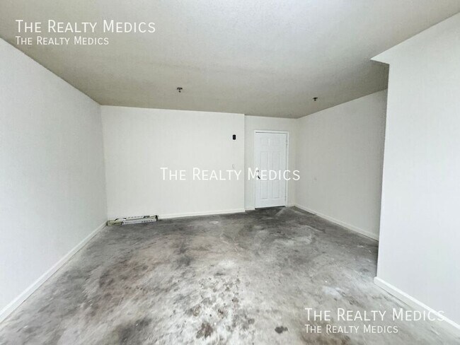 Building Photo - 12012 Villanova Dr