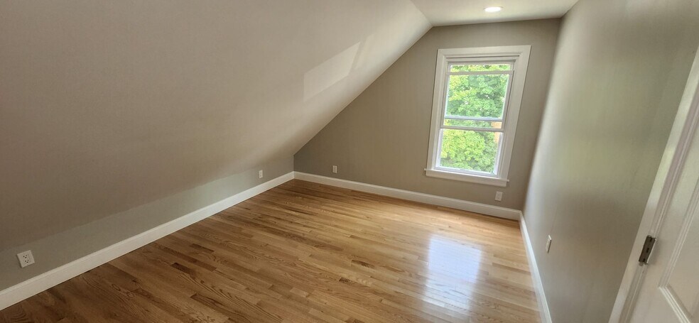 Building Photo - 413 Winthrop Ave