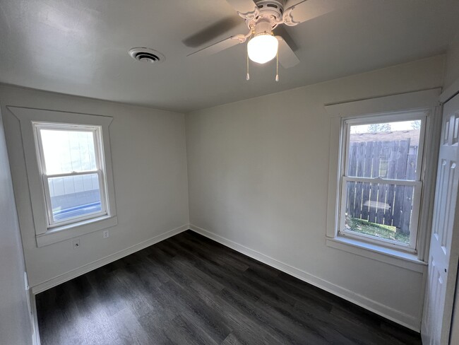 Bedroom - 619 Vincent Rd