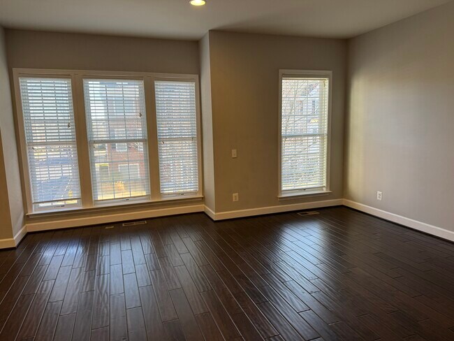 Building Photo - 14828 Potomac Branch Dr