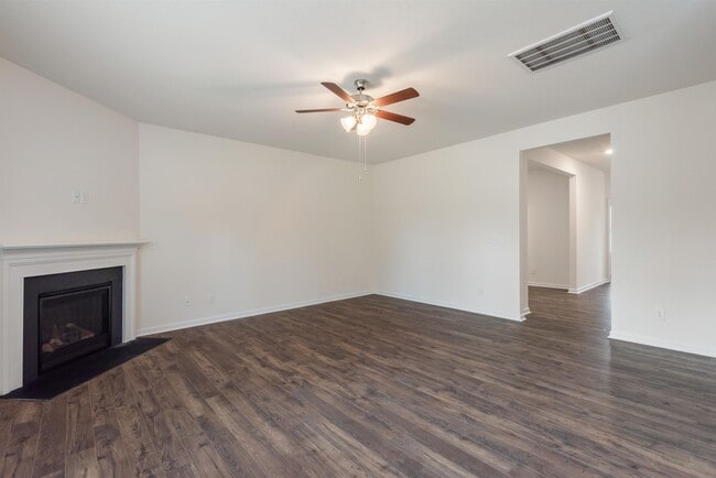 Building Photo - 5513 English Holly Wy