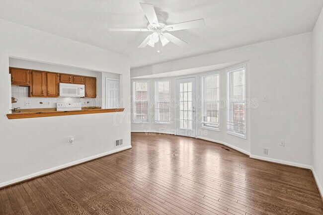 Building Photo - 6719 Sunset Woods Ct
