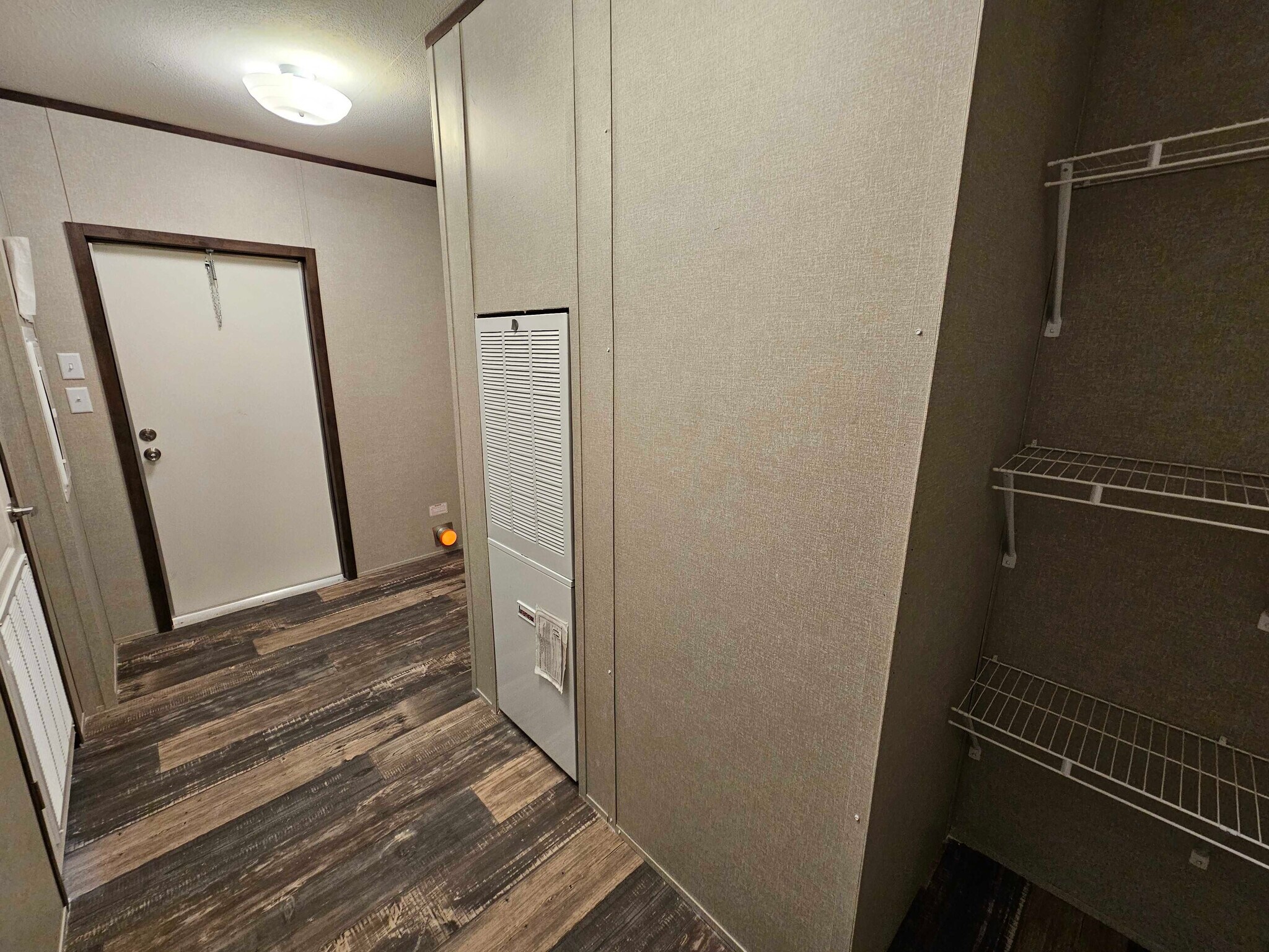 Building Photo - 141 Ponderosa Way